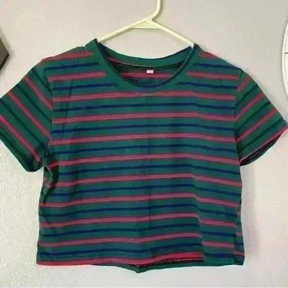 ❤️ Size Large Green, Red, & Blue Striped Short Sleeves Crop Top - Picture 2 of 4